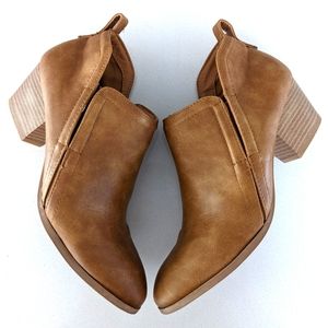 Qupid Brown Booties